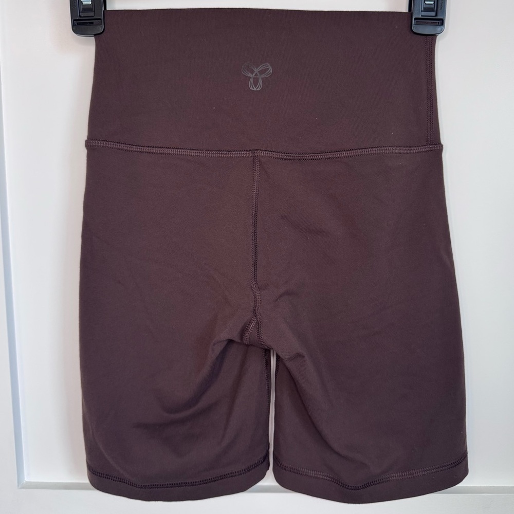 Aritzia TNA brown biker shorts size extra small Gym Athletic Activewear - Picture 2 of 6